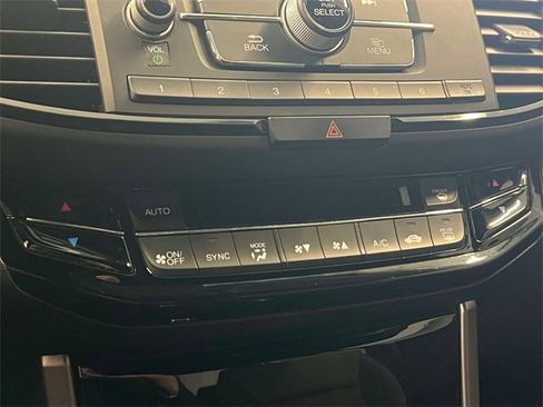 Used 2017 Honda Accord Sport Special Edition image 31