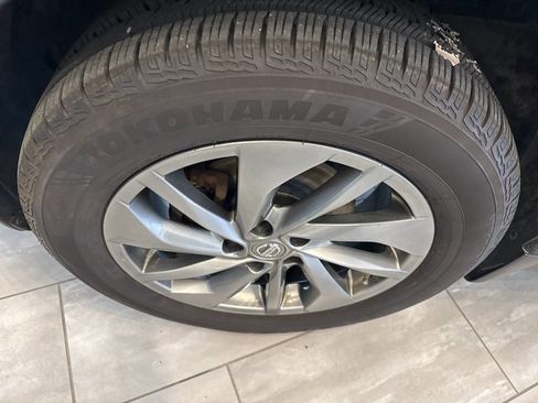 Used 2015 Nissan Rogue SL w/ SL Premium Package image 7