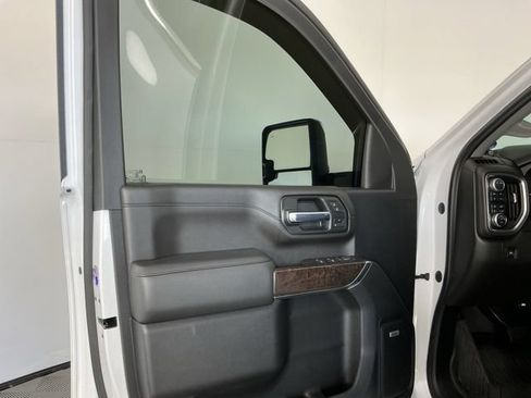 Used 2020 GMC Sierra 3500 Denali w/ Denali Ultimate Package AWD/4WD image 9