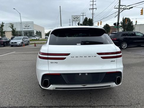 Used 2025 Genesis GV70 2.5T AWD/4WD image 4