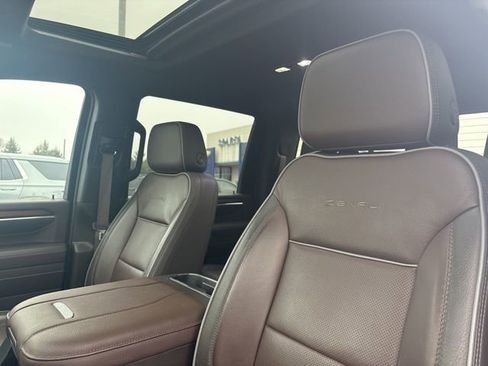 Used 2025 GMC Sierra 3500 Denali w/ Denali Reserve Package image 10