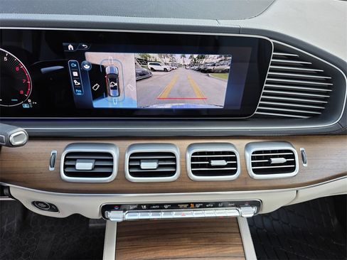 Used 2025 Mercedes-Benz GLS 450 4MATIC image 27