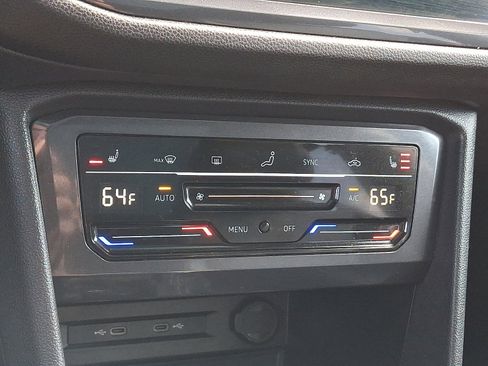 Used 2022 Volkswagen Tiguan SE image 16