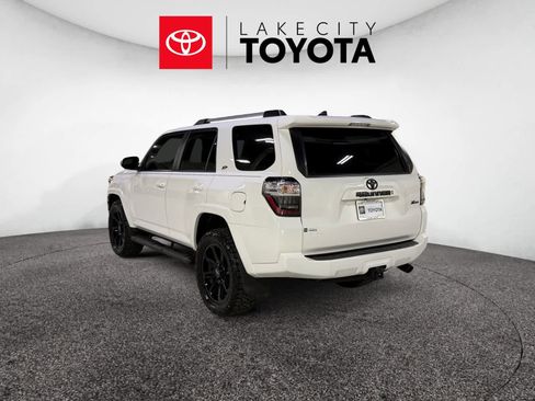 Used 2022 Toyota 4Runner SR5 Premium w/ Moonroof Package image 4