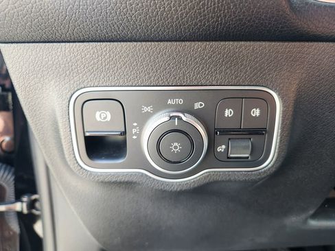 Used 2024 Mercedes-Benz GLB 250 image 16