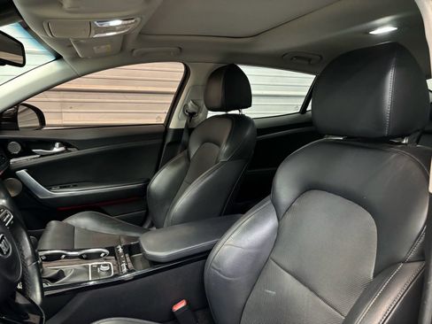 Used 2019 Kia Stinger w/ Sun & Sound Package image 9