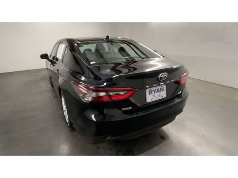 Used 2024 Toyota Camry LE image 7
