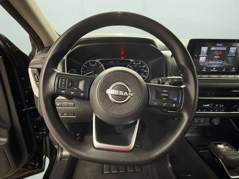 Used 2024 Nissan Rogue SV FWD image 12