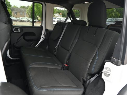 Used 2025 Jeep Wrangler Unlimited Rubicon 4xe w/ Safety Group AWD/4WD image 31