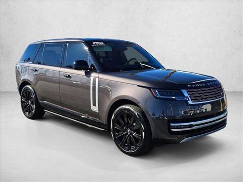 Used 2025 Land Rover Range Rover Long Wheelbase Autobiography image 3