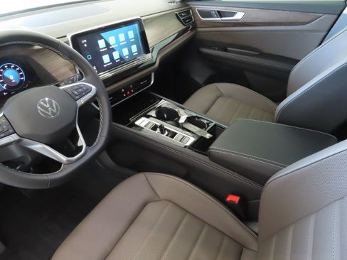 New 2025 Volkswagen Atlas SEL image 23