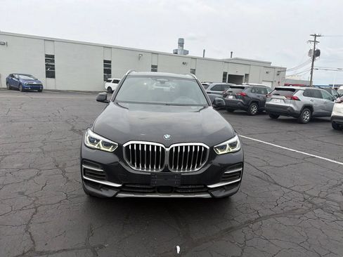 Used 2022 BMW X5 xDrive40i w/ Executive Package AWD/4WD image 3