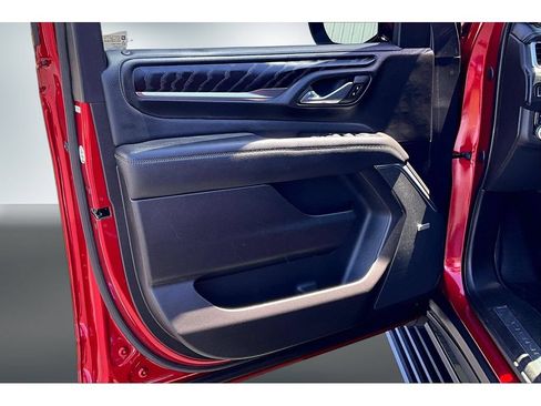 Used 2021 GMC Yukon Denali w/ Denali Ultimate Package AWD/4WD image 17