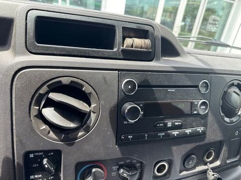 Used 2011 Ford E-350 and Econoline 350 XLT RWD image 23