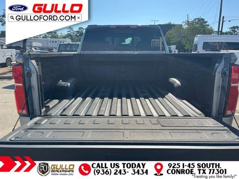 Used 2025 Chevrolet Silverado 2500 ZR2 w/ Technology Package AWD/4WD image 10