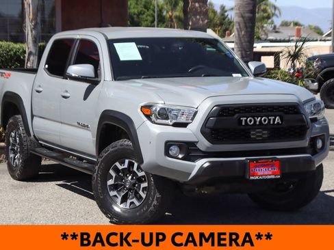 Used 2020 Toyota Tacoma TRD Off-Road AWD/4WD image 2