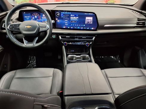 Used 2026 Chevrolet Traverse LT FWD image 15