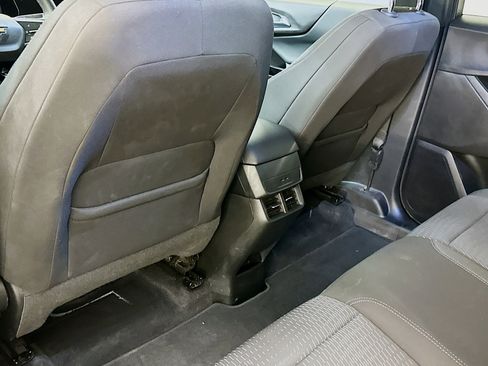 Used 2025 Chevrolet Equinox LT image 28