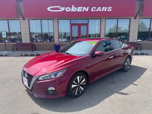 Used 2020 Nissan Altima 2.5 SV AWD/4WD image 1