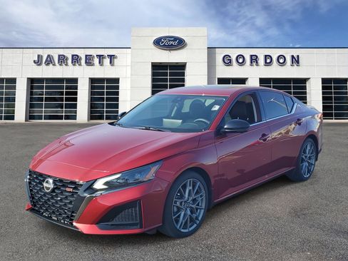 Used 2023 Nissan Altima 2.0 SR image 2