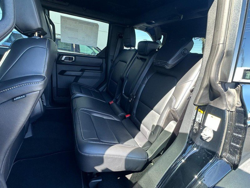 Used 2025 Ford Bronco Outer Banks w/ Sasquatch Package AWD/4WD image 16