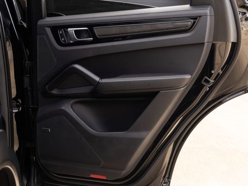 Certified 2023 Porsche Cayenne Turbo GT AWD/4WD image 38