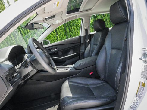 Certified 2023 Honda Accord EX image 16