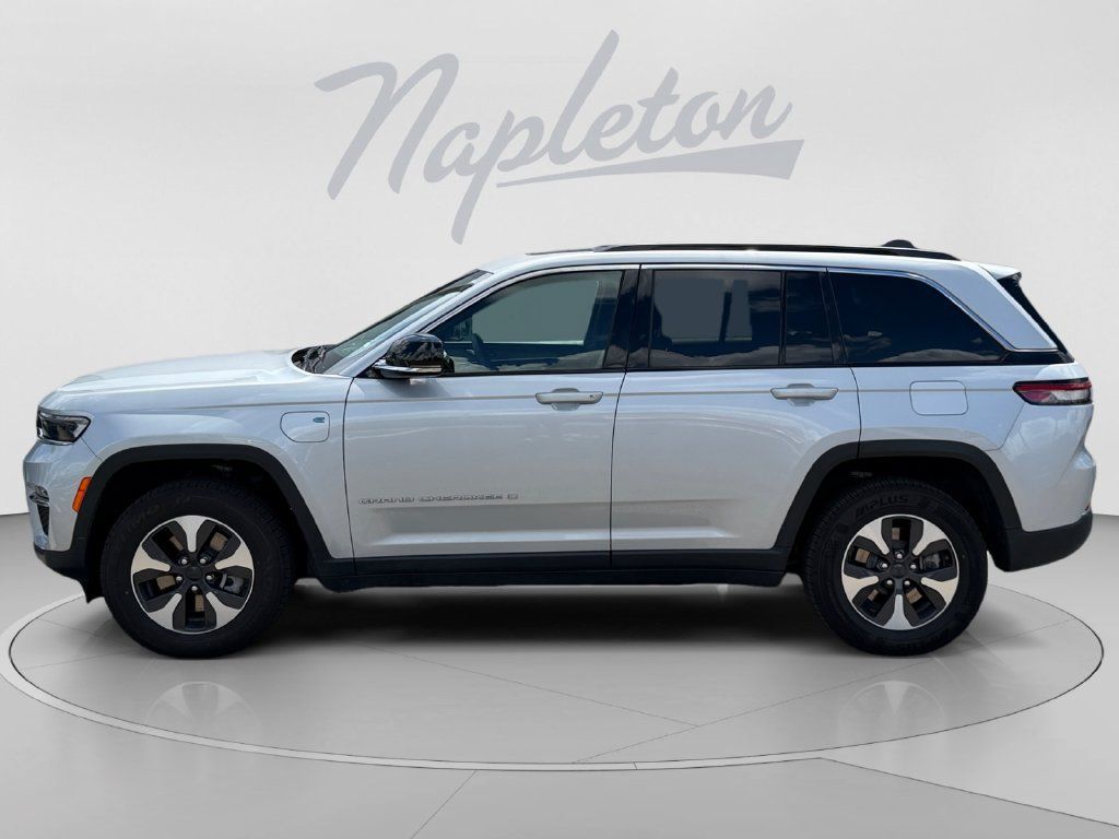 Used 2024 Jeep Grand Cherokee Limited 4xe AWD/4WD image 2