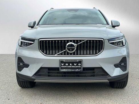 Certified 2025 Volvo XC40 B5 Plus AWD/4WD image 9