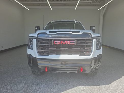 Used 2026 GMC Sierra 2500 AT4X AWD/4WD image 8