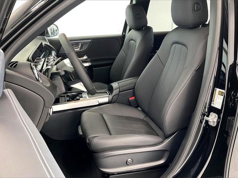 New 2025 Mercedes-Benz GLB 250 4MATIC image 9