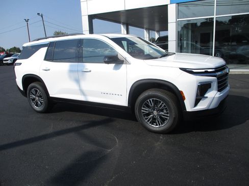 New 2026 Chevrolet Traverse LT w/ Driver Confidence Package image 1