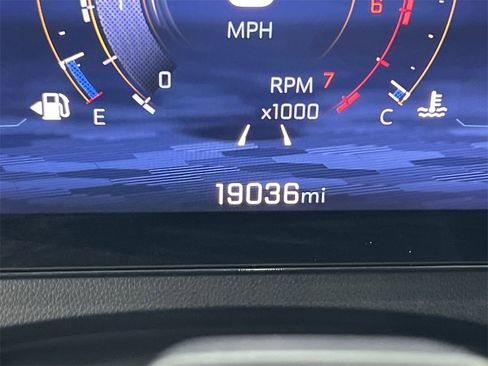 Used 2024 Chevrolet Traverse RS image 12