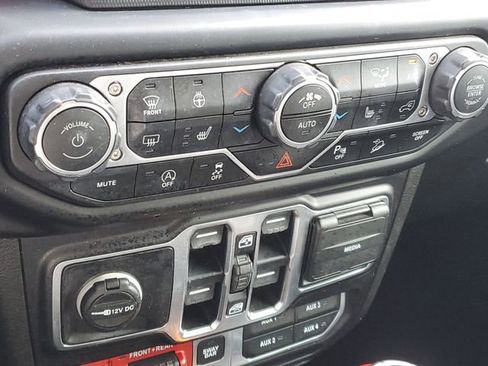 Used 2020 Jeep Wrangler Unlimited Rubicon w/ Uconnect 4C Nav & Sound Group AWD/4WD image 28