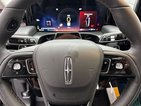 New 2026 Lincoln Aviator Reserve AWD/4WD image 16