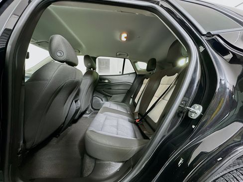 Used 2025 Chevrolet Trax LS FWD image 26