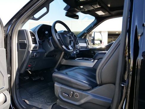 Used 2022 Ford F250 Platinum w/ Tremor Off-Road Package AWD/4WD image 28