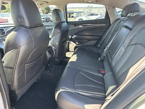 Used 2019 Buick LaCrosse Essence FWD image 12