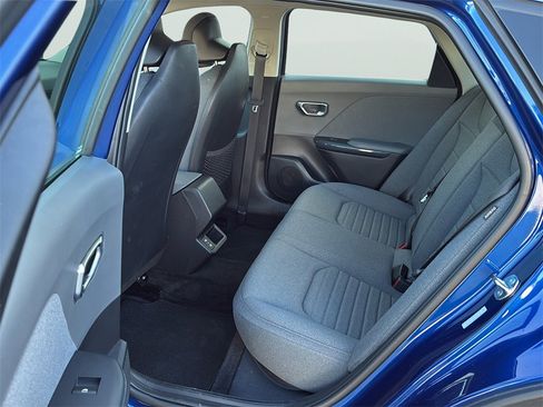 Used 2025 Kia K4 EX image 16