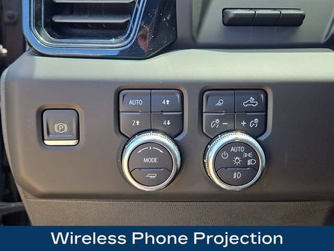 Used 2023 GMC Sierra 1500 AT4 w/ AT4 Premium Package AWD/4WD image 12