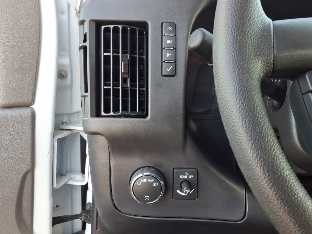 Used 2025 GMC Savana 2500 Extended w/ Driver Convenience Package RWD image 13