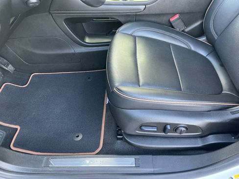 Used 2022 GMC Acadia AT4 w/ Preferred Package image 35