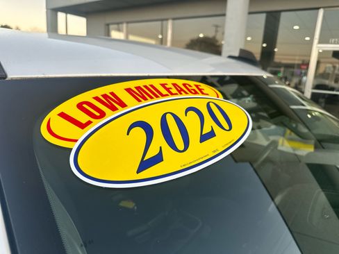 Used 2020 Chevrolet Silverado 1500 LT w/ All-Star Edition image 5