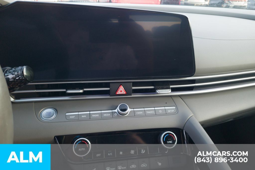 Used 2025 Hyundai Elantra SEL FWD image 10