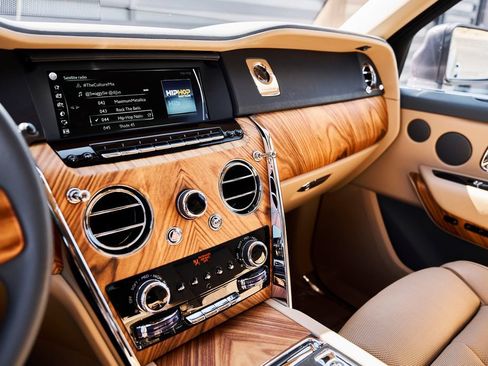 Used 2020 Rolls-Royce Cullinan AWD/4WD image 58