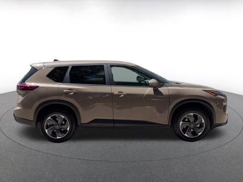 Used 2025 Nissan Rogue SV FWD image 16