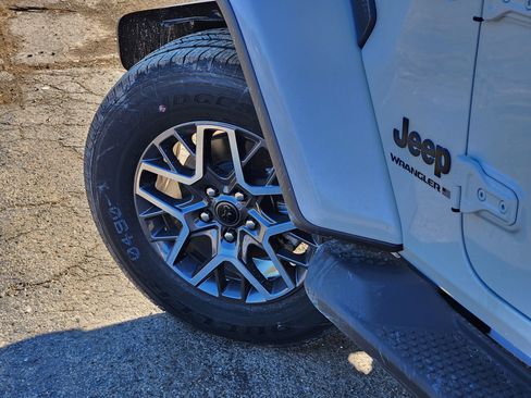 New 2025 Jeep Wrangler Sahara image 11