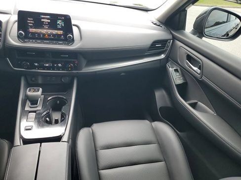 Used 2026 Nissan Rogue SV w/ SV Premium Package FWD image 30