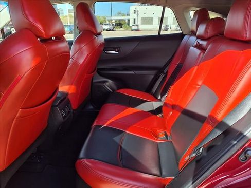 Used 2021 Toyota Venza LE w/ Carpet Mat Package (TMS) image 5