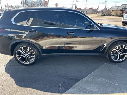 Used 2024 BMW X5 xDrive40i w/ Premium Package image 11